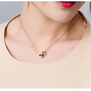 NWT Woman Fashion Necklace